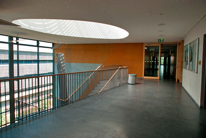 Centro educativo de formación terciaria y oficios en la Riesstrasse, Munich